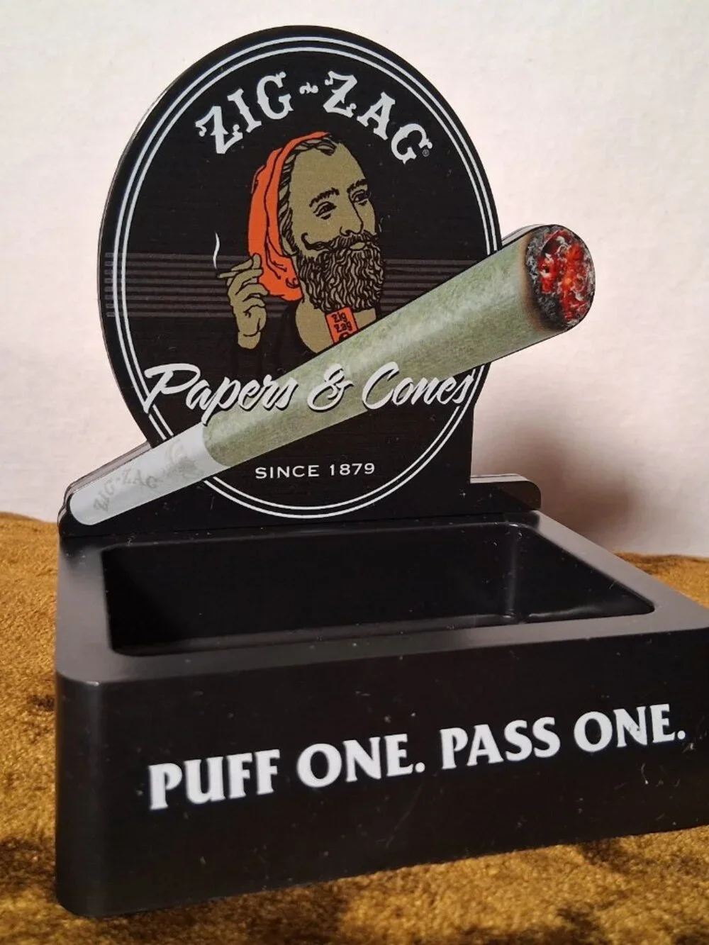 Zig Zag Papers Cones Advertising Display Puff One Pass One Coin Holder Smoke - Picture 2 of 8